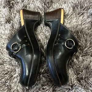 Frye Black Leather Ring-Detail Clogs